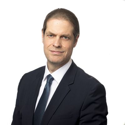 Dr. Matthias Freund